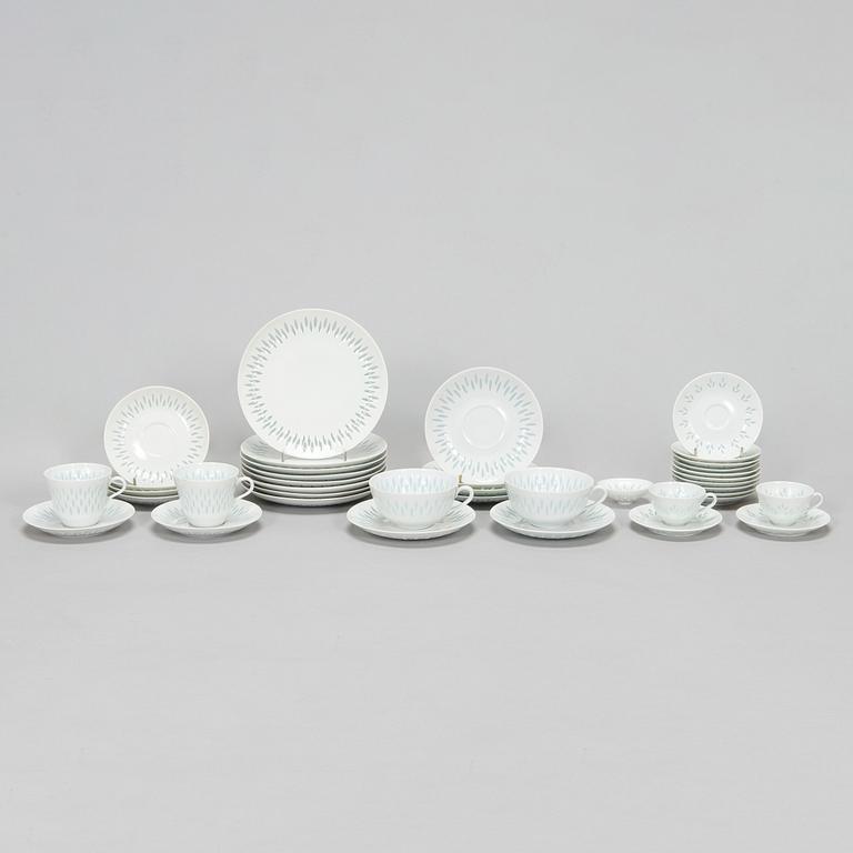 Friedl Holzer-Kjellberg, a 32-piece porcelain coffee and tea service, signed under glaze F.H.Kj Arabia Finland.