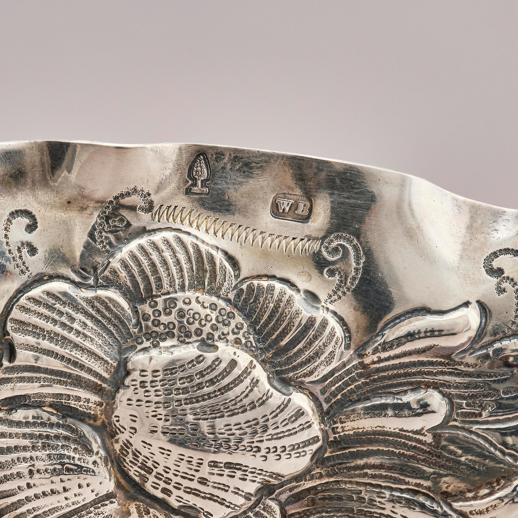 Presenterfat, silver, barockstil, fantasistämplar, möjligen Hanau, omkring år 1900.