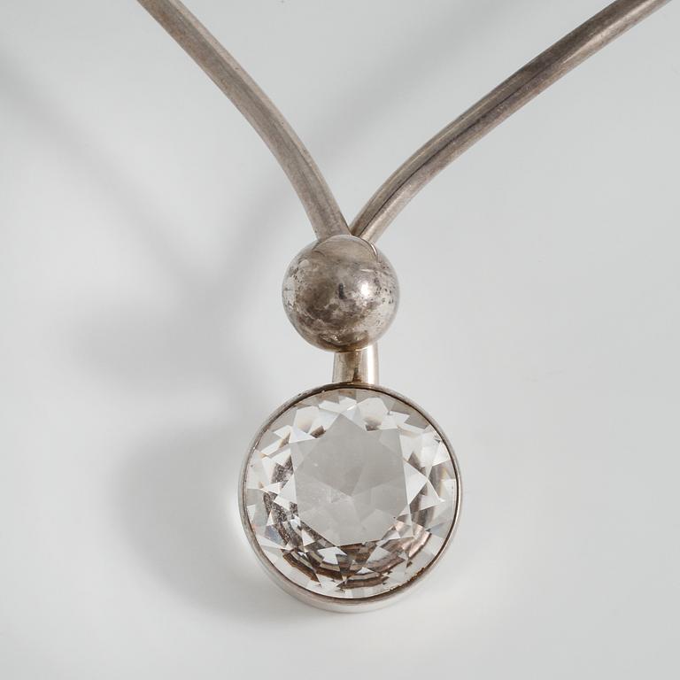 NIELS ERIK FROM, Nakskov, Danmark, collier med fasettslipad bergkristall.