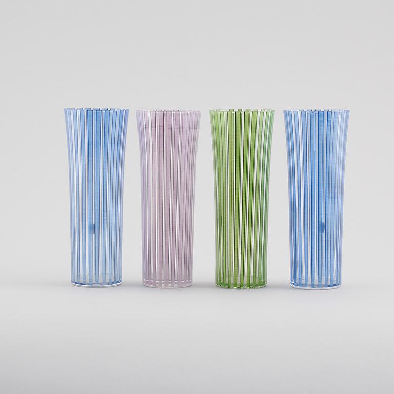 GLAS, 4 st, "Strikt", Bengt Orup, Johansfors.