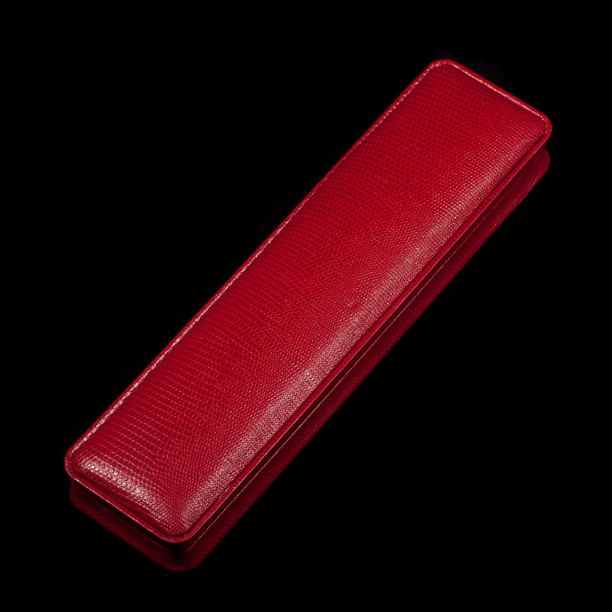 ARMBAND, 14K vitguld, diamanter tot. ca 4,50 ct. Vikt ca 27 g.