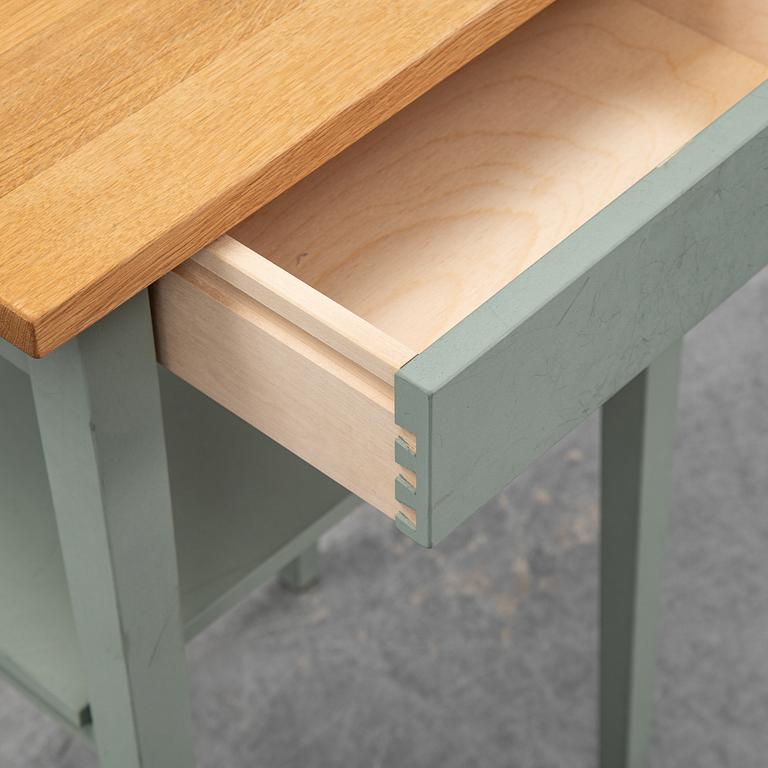 SÄNGBORD, Norrgavel.