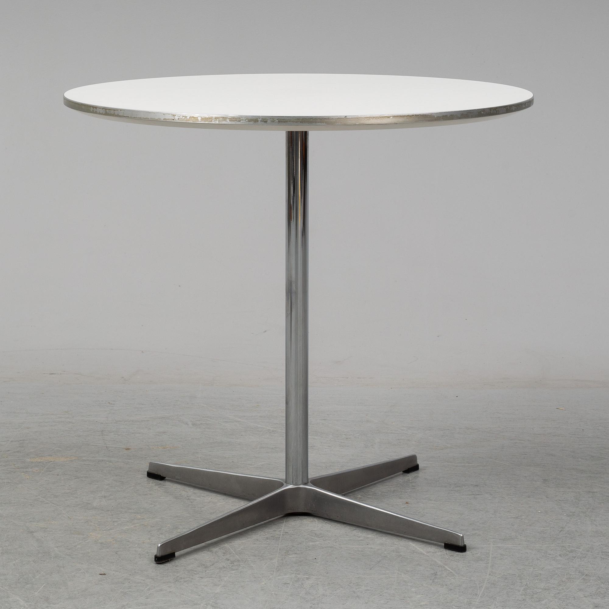 A table by Arne Jacobsen for Fritz Hansen.