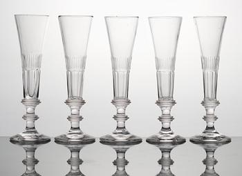 77. CHAMPAGNESTRUTAR,5 st, glas, 1800-tal.