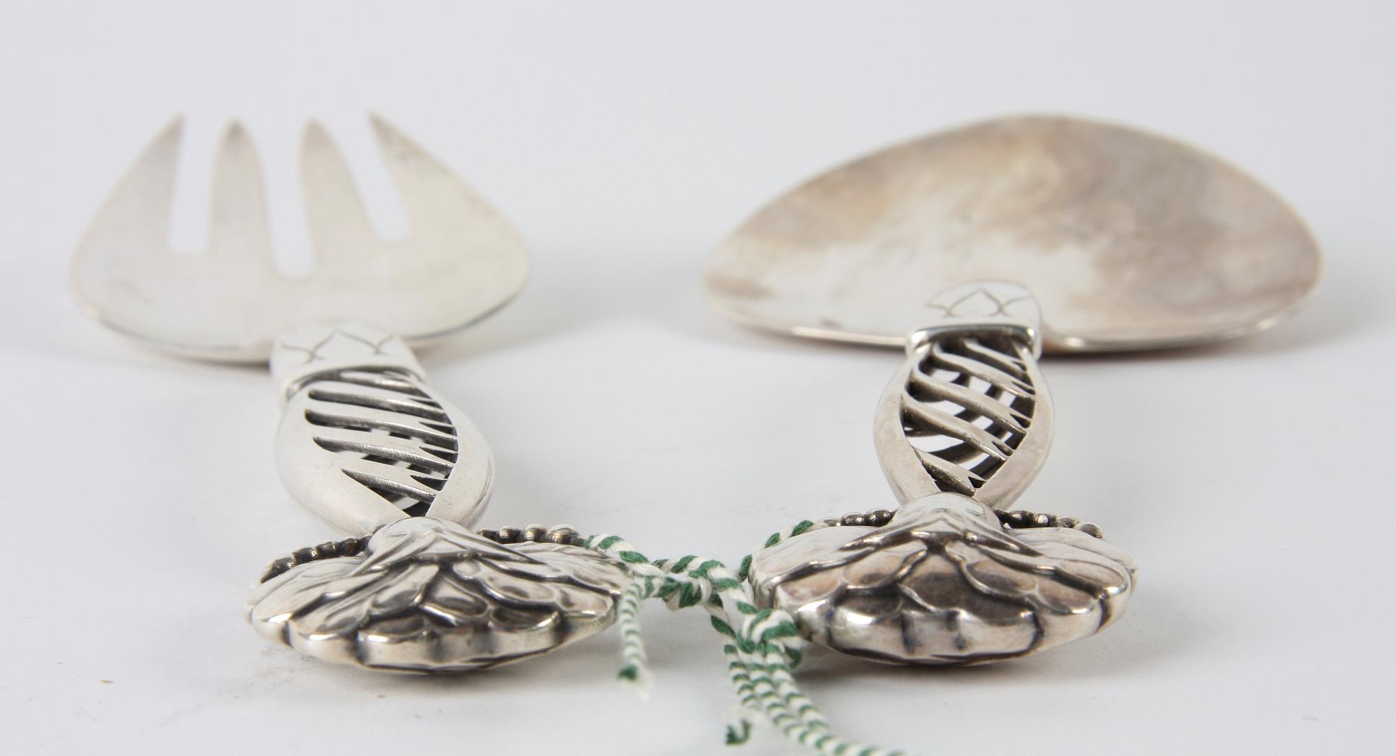 FISKSERVERINGSBESTICK, ett par, silver, Georg Jensen, Danmark 1928, svensk importstämpel.