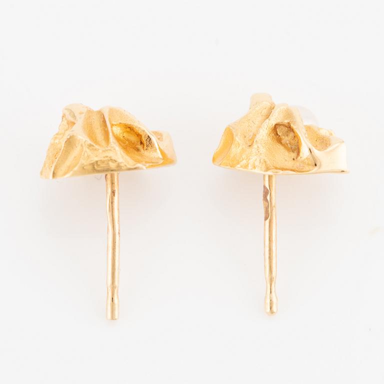 Björn Weckström, Lapponia, earrings, "Saana", 18K gold with pearls.