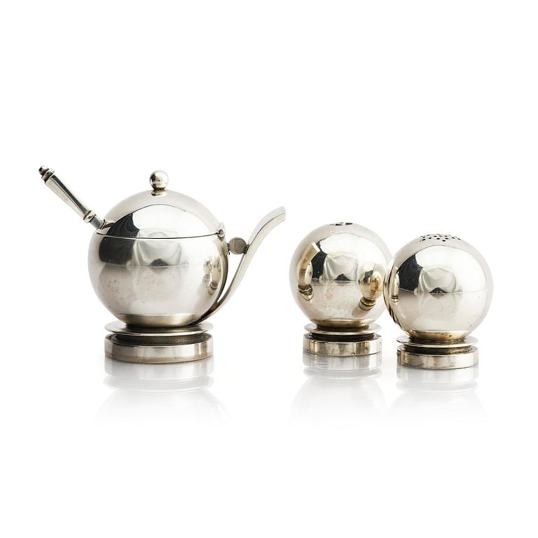 Georg Jensen, kryddsats, 4 delar sterling silver, design Harald Nielsen, modell "Pyramid", design nr 632, Köpenhamn 1945-51.