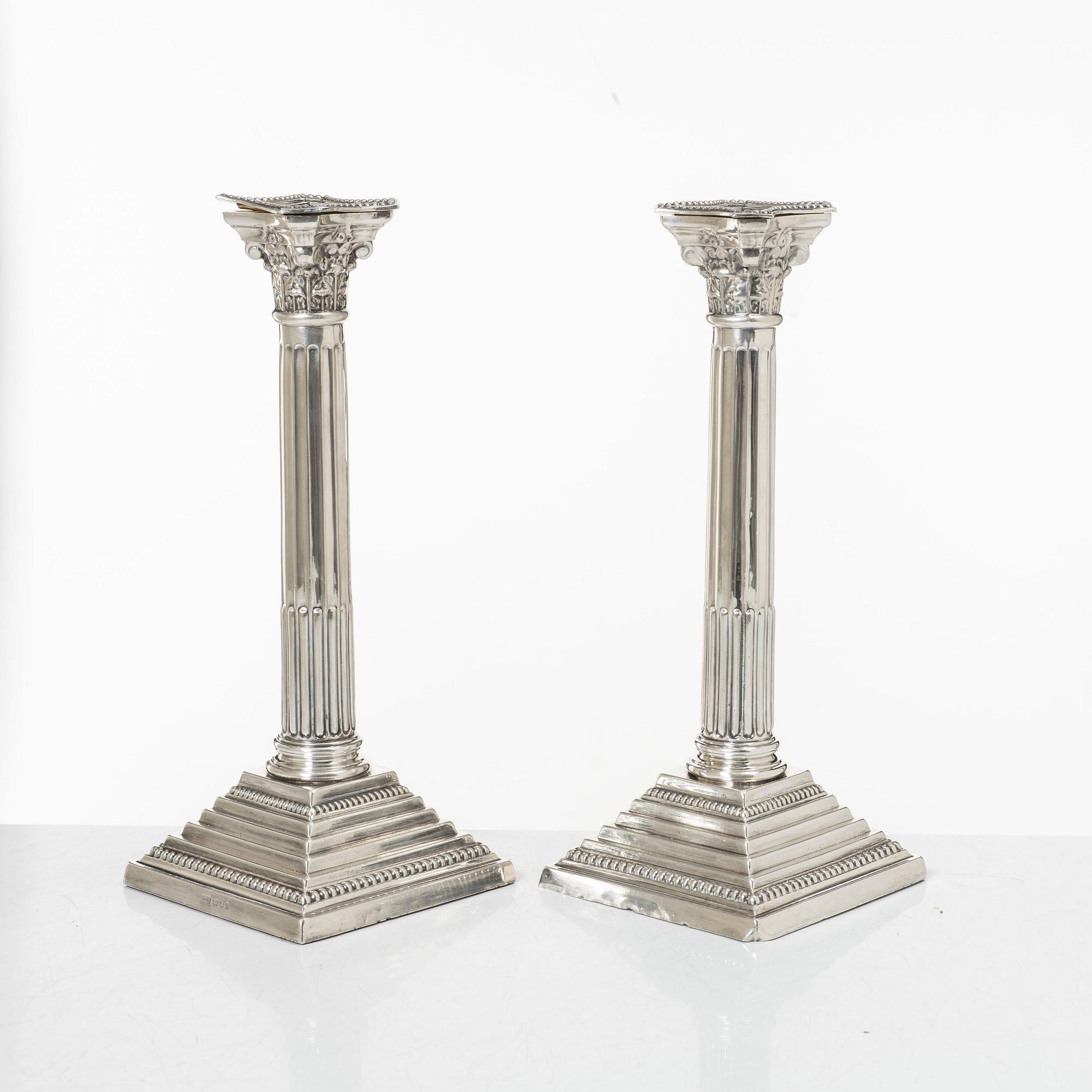 Ljusstakar, ett par, silver, London, England 1971.