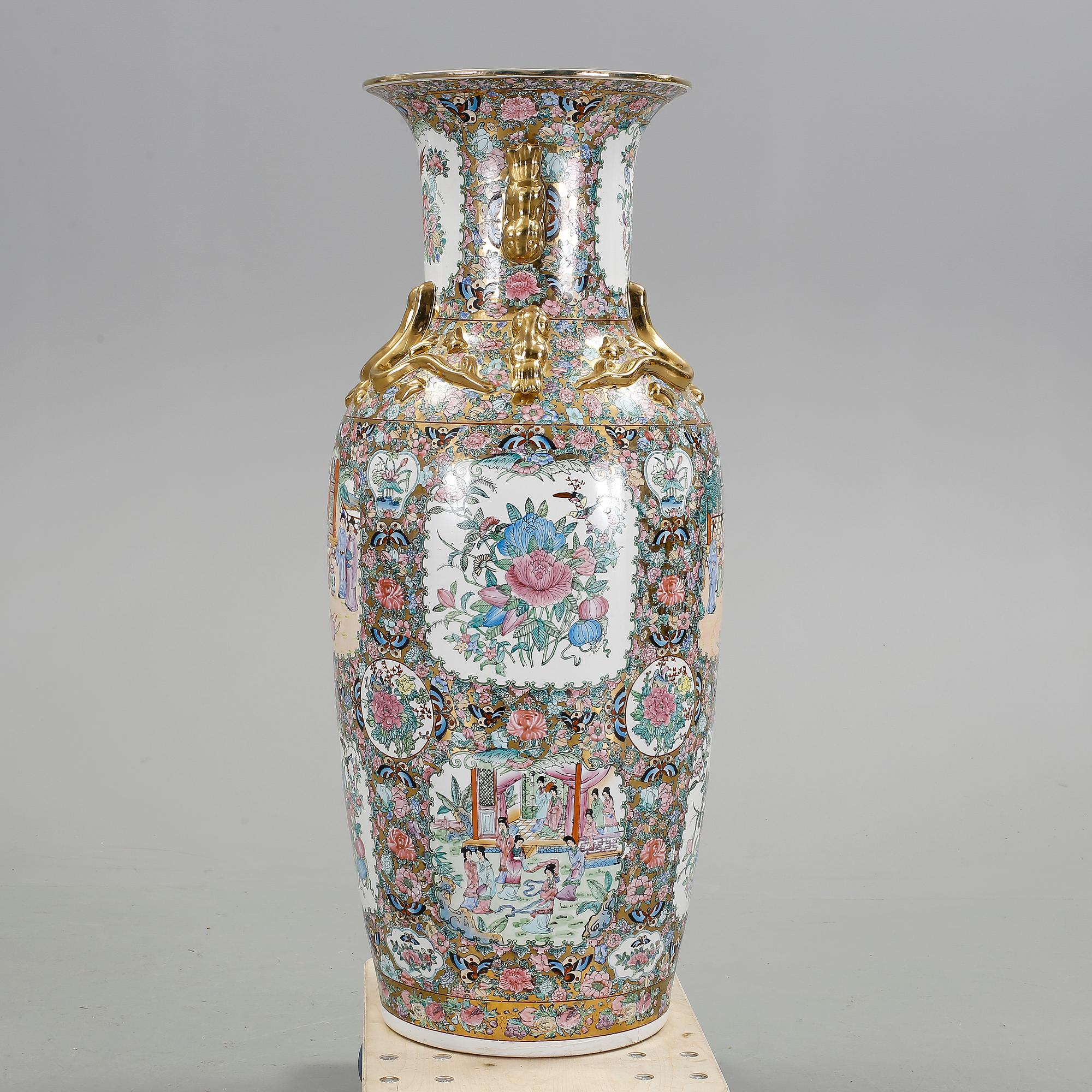 PRAKTVAS, porslin, Kanton, Kina, 1900-tal.