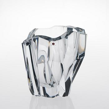 TAPIO WIRKKALA, VASE. Iceberg. Signed Tapio Wirkkala 3825.