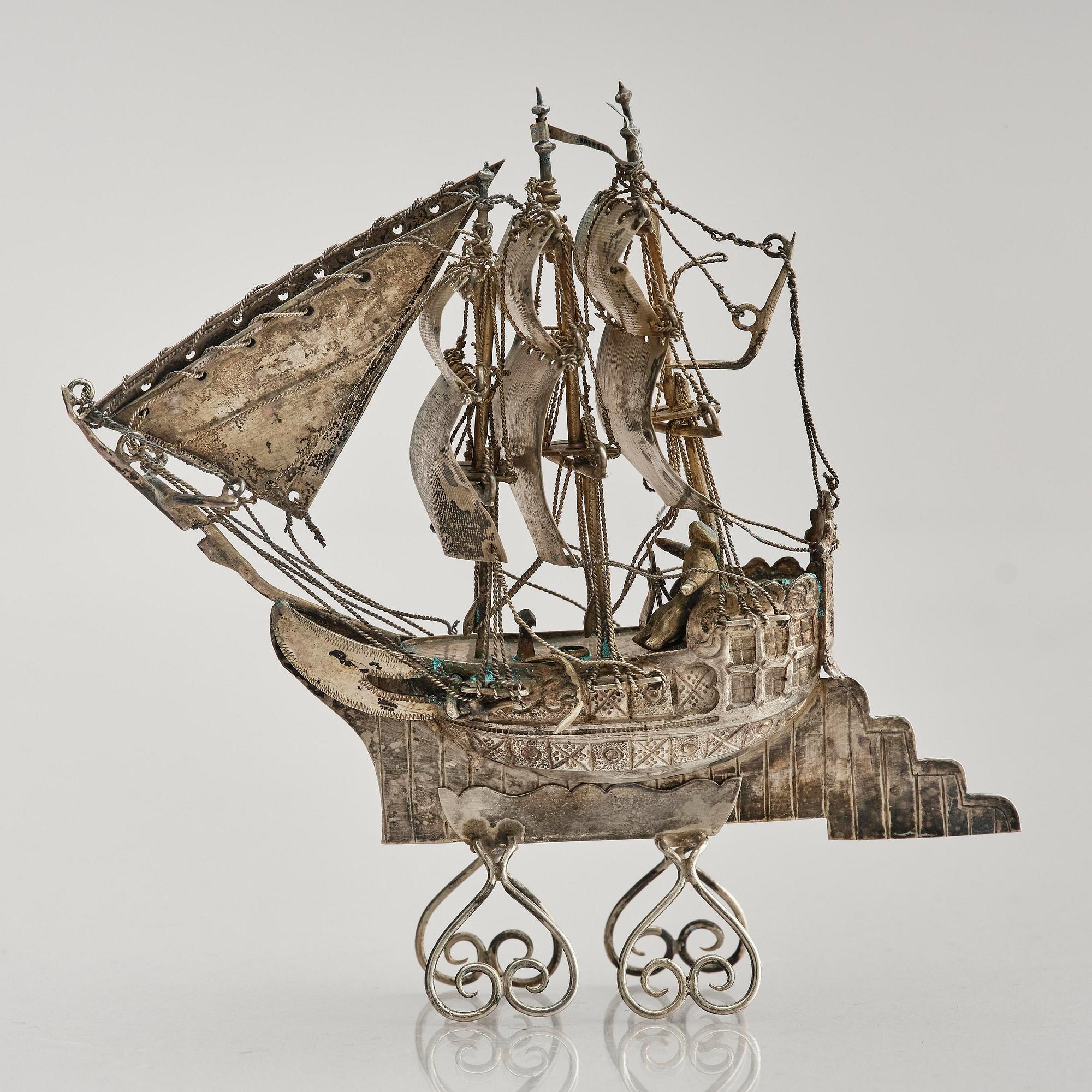 Two Chinese silver models of djunks, Shanghai, around 1900.