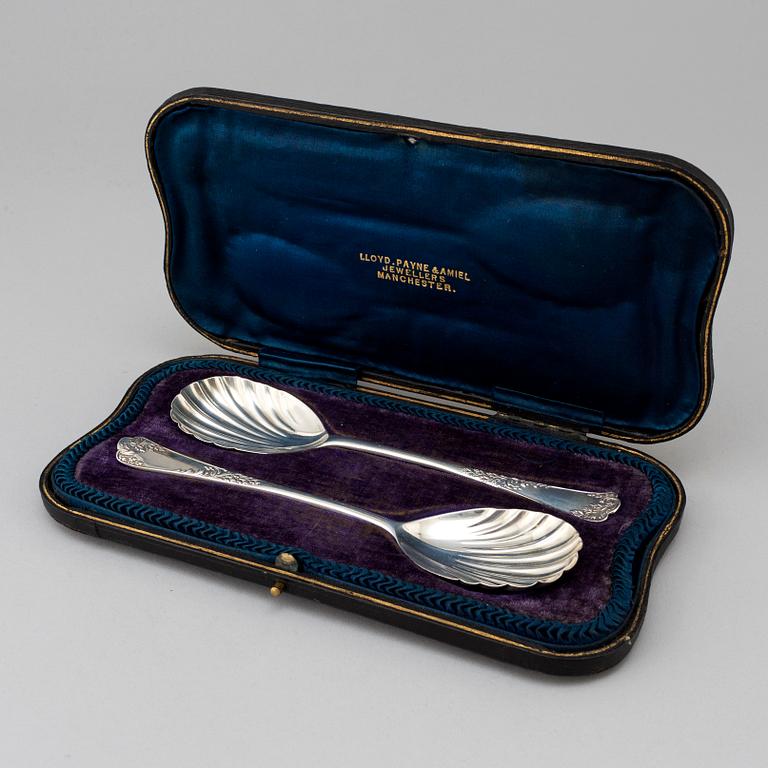 A pair of silver spoons by Josiah Williams & Co (David Landsborough Fullerton), London, 1916.