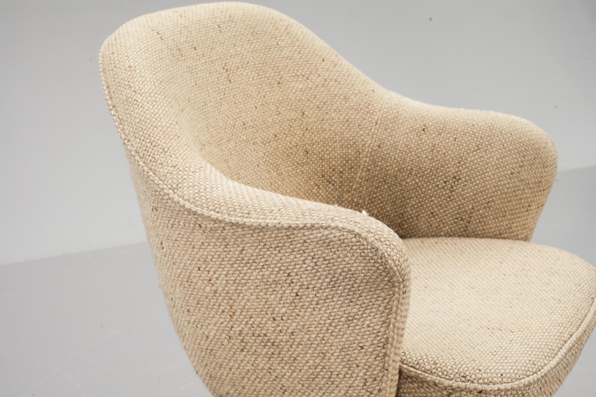 SKRIVBORDSSTOL, Eero Saarinen, Knoll International.