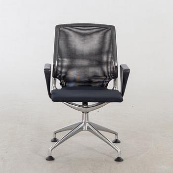 ALBERTO MEDA, Meda Conference Chair for Vitra. Model designed in 1998.