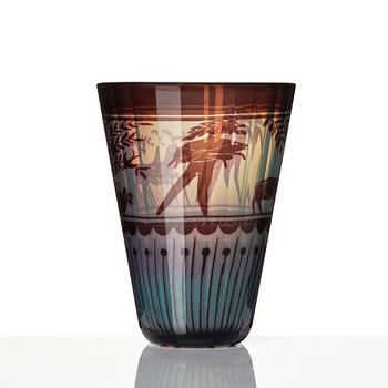 Gunnar Cyrén, a 'graal' vase, Orrefors, Sweden 1988.