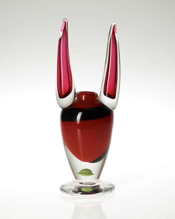 An Erik Höglund glass vase, Studioglas Strömbergshyttan 1993.