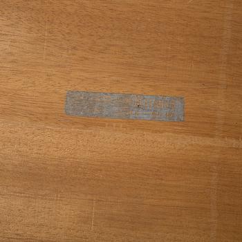 a coffee table veneered with teak designed by Tove & Edvard Kindt-Larsen for Säffle möbelfabrik, 1950s/60s.