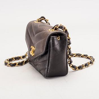 An Chanel bag.