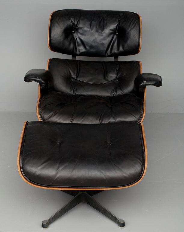 FÅTÖLJ MED FOTPALL, "Lounge Chair", Charles & Ray Eames, Herman Miller. Formgiven 1956.