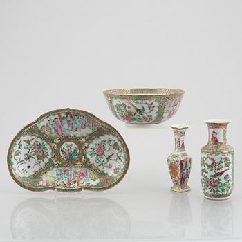 Two porcelain vases, a bowl and a dish, Canton, China, Qing dynasty, 19th Century.