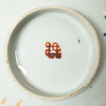 Two Chinese porcelain bowls, 19th Century.