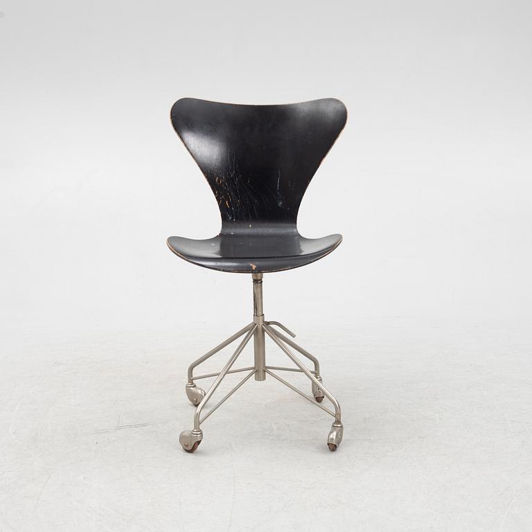 Arne Jacobsen, skrivbordsstol, "Sjuan", Fritz Hansen, Danmark, 1950/60-tal.