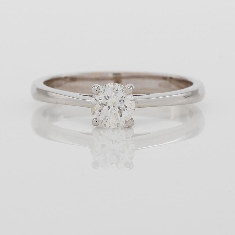 RING, 18K vitguld och diamant ca 0.53 ct.