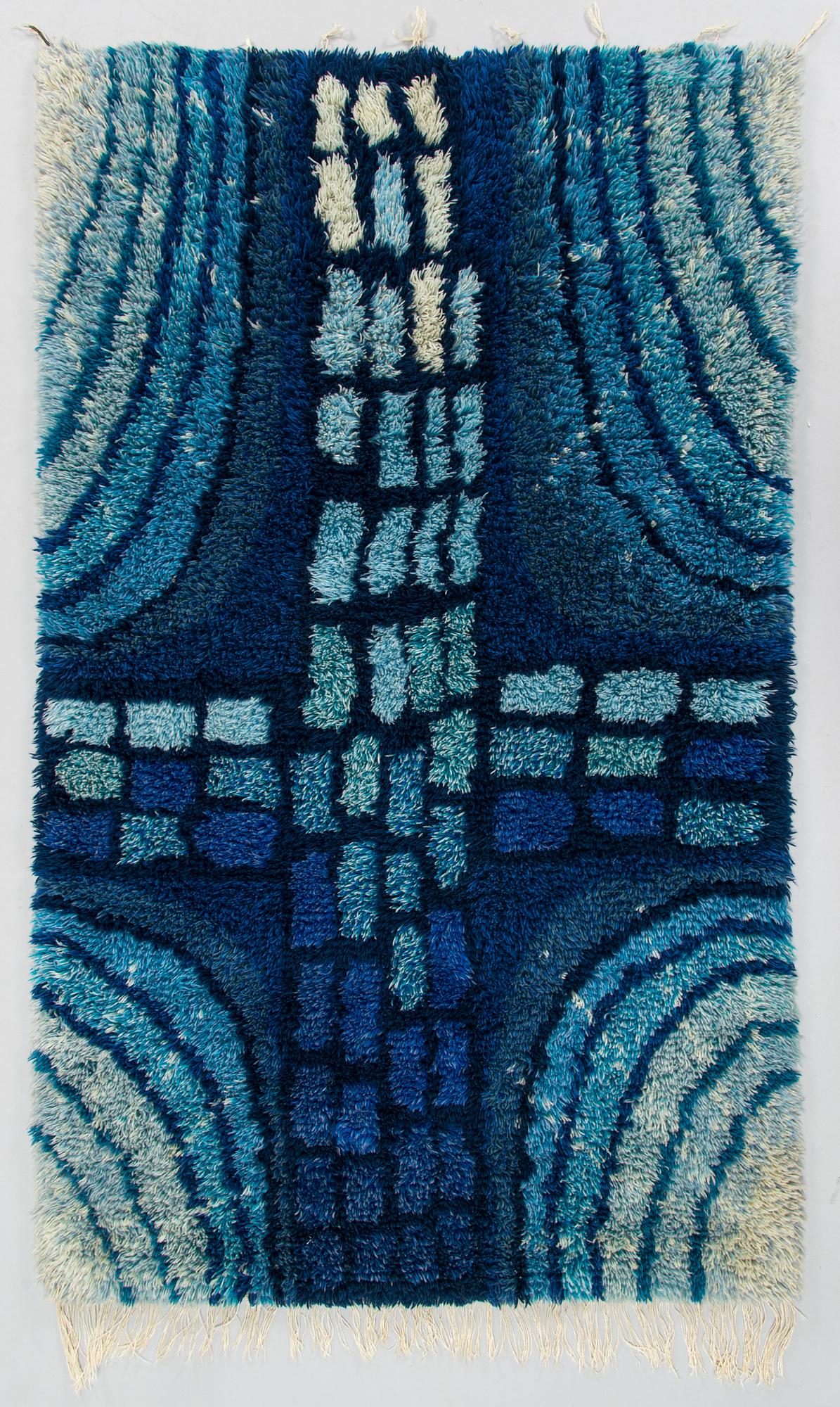 Laura Korpikaivo-Tamminen, a Finnish 1960s long-pile rug. Ca 172x106 cm.