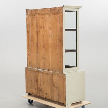 A CUPBOARD MID 20TH CENTURY.