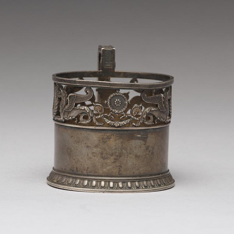 K. Fabergé, teglashållare, silver, Moskva 1908-1917. Ristat inventarienummer 21172. Hovleverantörsmärke.