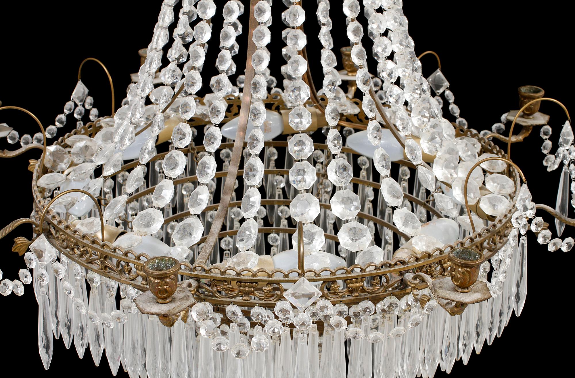 LJUSKRONA, empirestil, 1900-talets första hälft. Total höjd 95 cm.