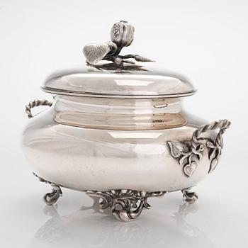 A lidded silver serving bowl, Möllenborg, Stockholm 1867.