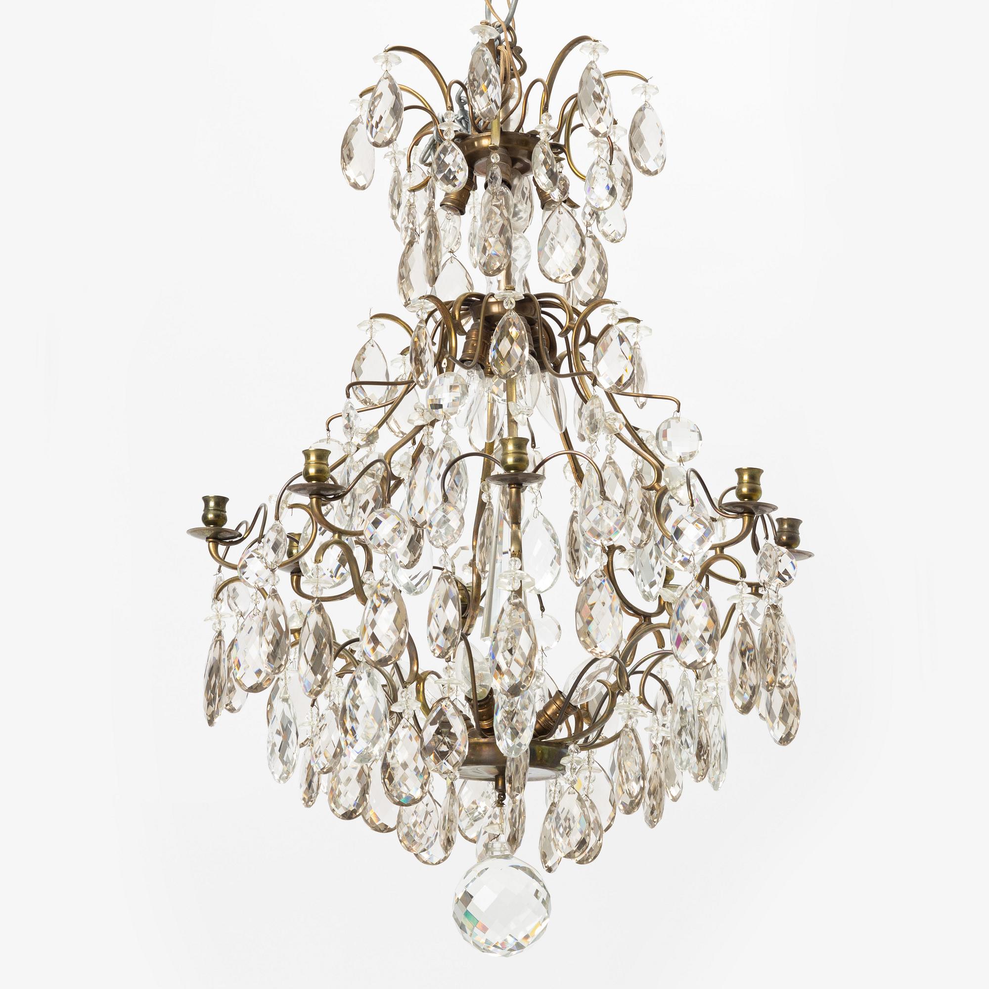 A Rococ-style chandelier, 20th century.