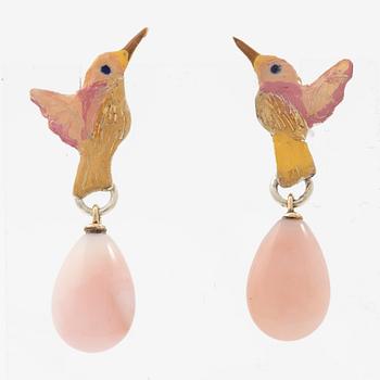 Örhängen, silver, 18K guld och emalj i form av kolibri med rosa opal, Mandelstam.