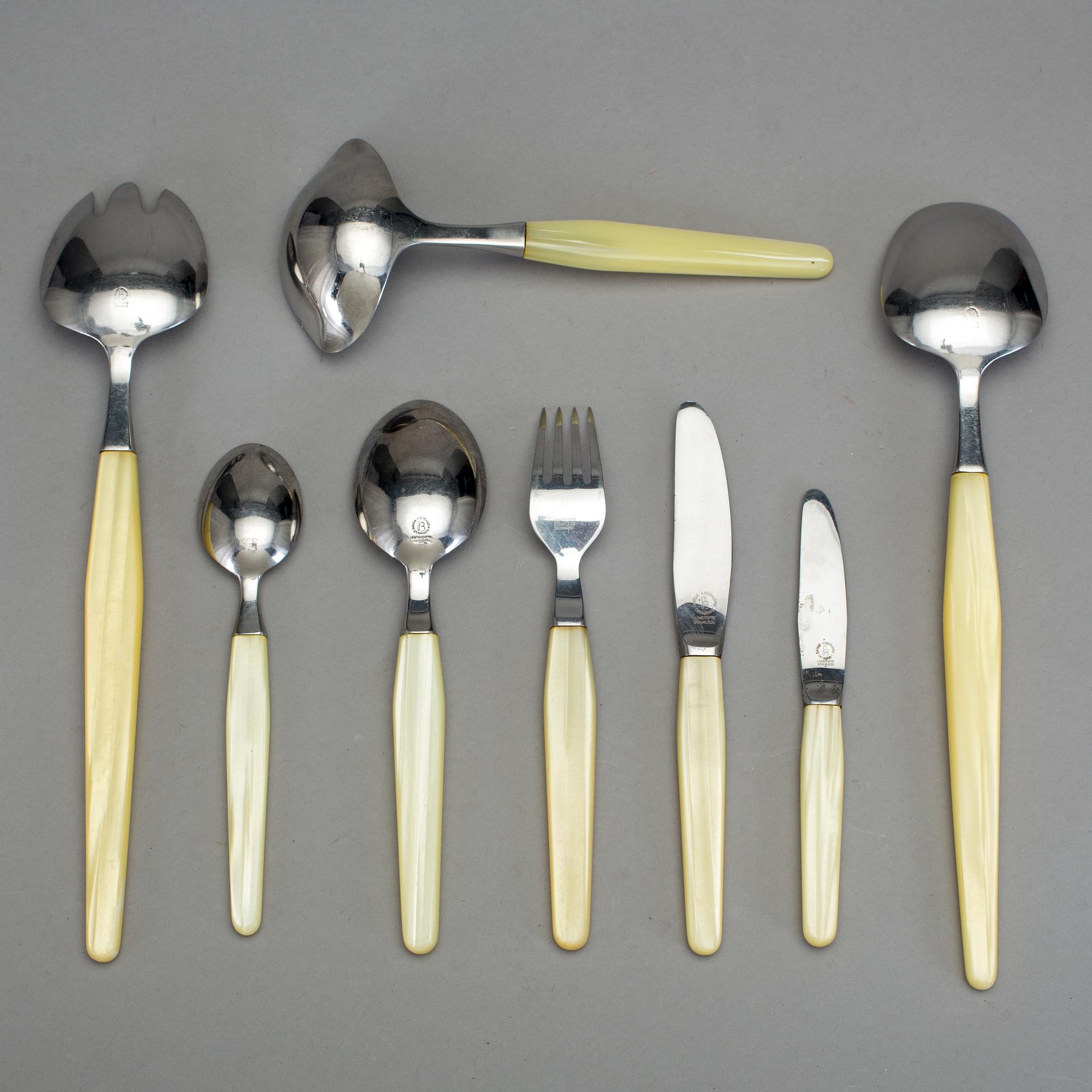 BESTICK, 43 delar, "Scanline", Sigvard Bernadotte & Acton Björn, Dansk Knivfabrik, Lundtofte, Danmark, 1950-tal.