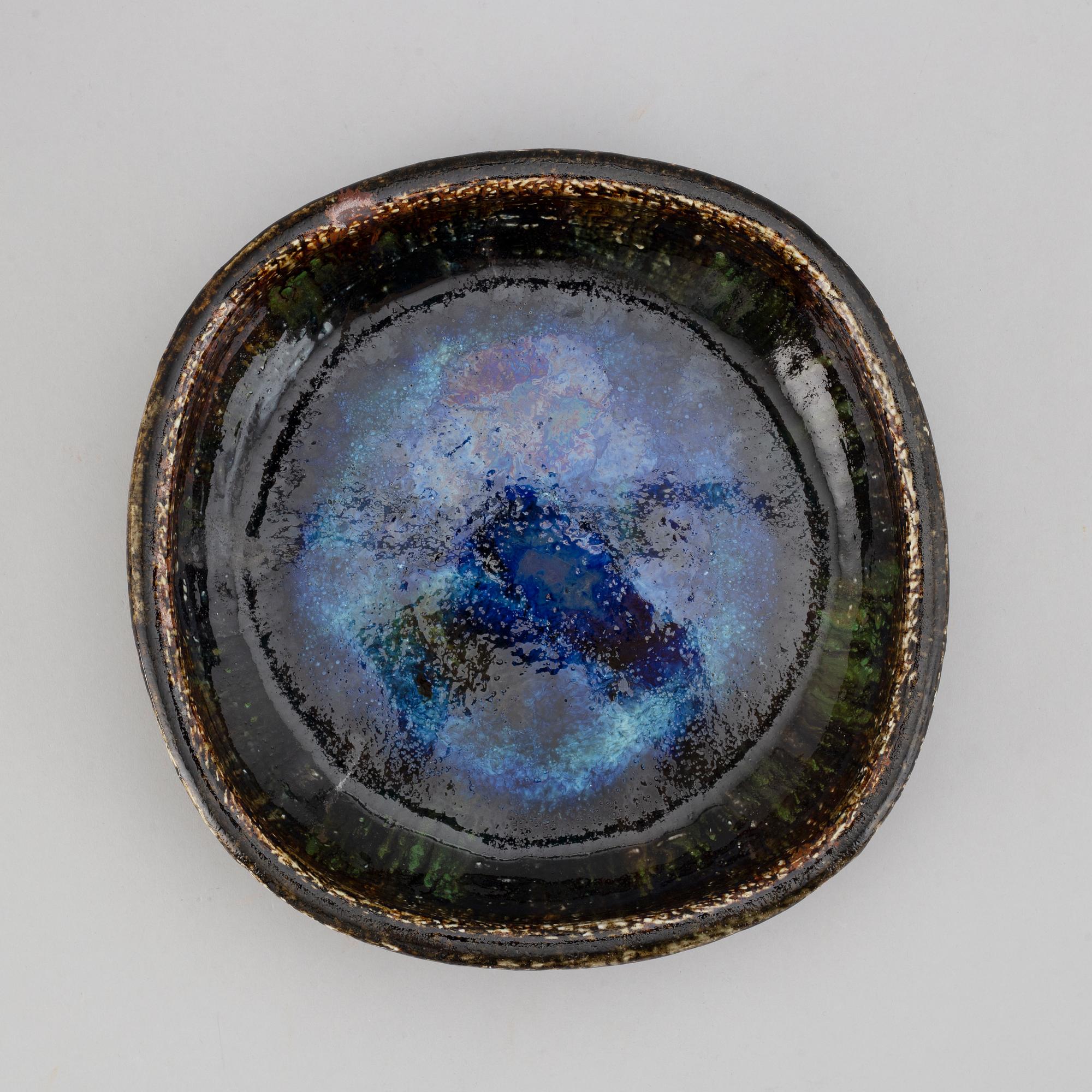 CARL-HARRY STÅLHANE, a stoneware dish, Rörstrand.