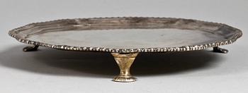 PRESENTERBRICKA, silver. Trol Ebenezer Coker, London, England 1771. Vikt 348g.