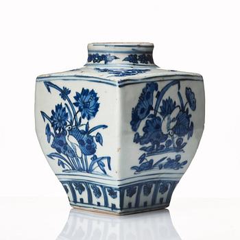 A blue and white jar, Ming dynasty (1368-1644), with hallmark.