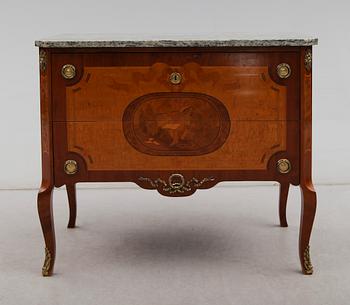 BYRÅ, gustaviansk stil, 1900-talets andra hälft.