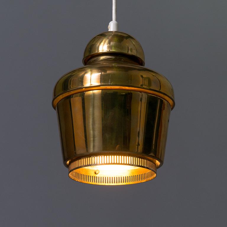 Alvar Aalto, taklampa, modell A 330, "Golden bell", Valaistustyö.