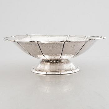 A silver bowl, Germany, early 20th century.