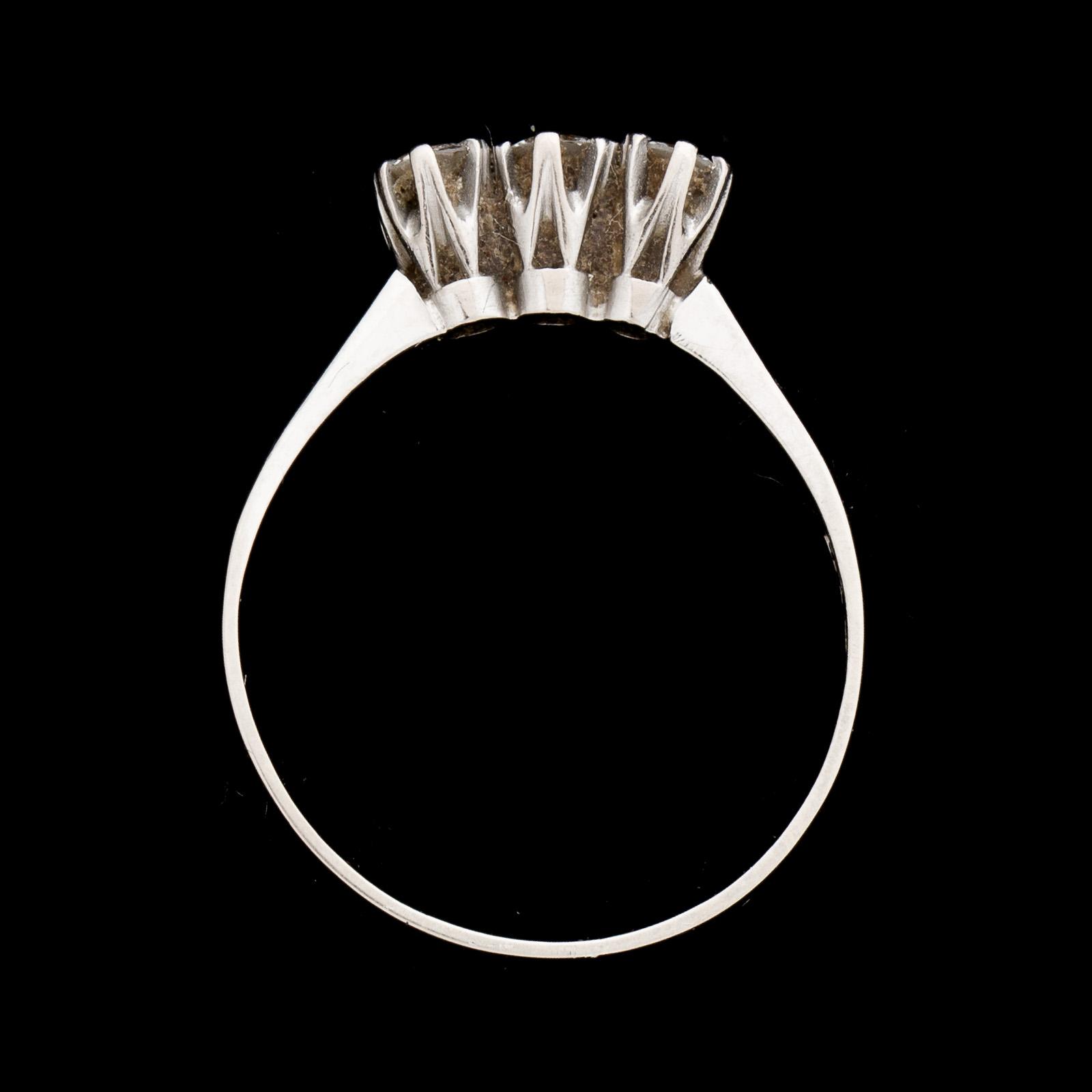 RING, 18k vitguld med gammalslipade diamanter, ca 0,40ct. Vikt ca 2,5g.
