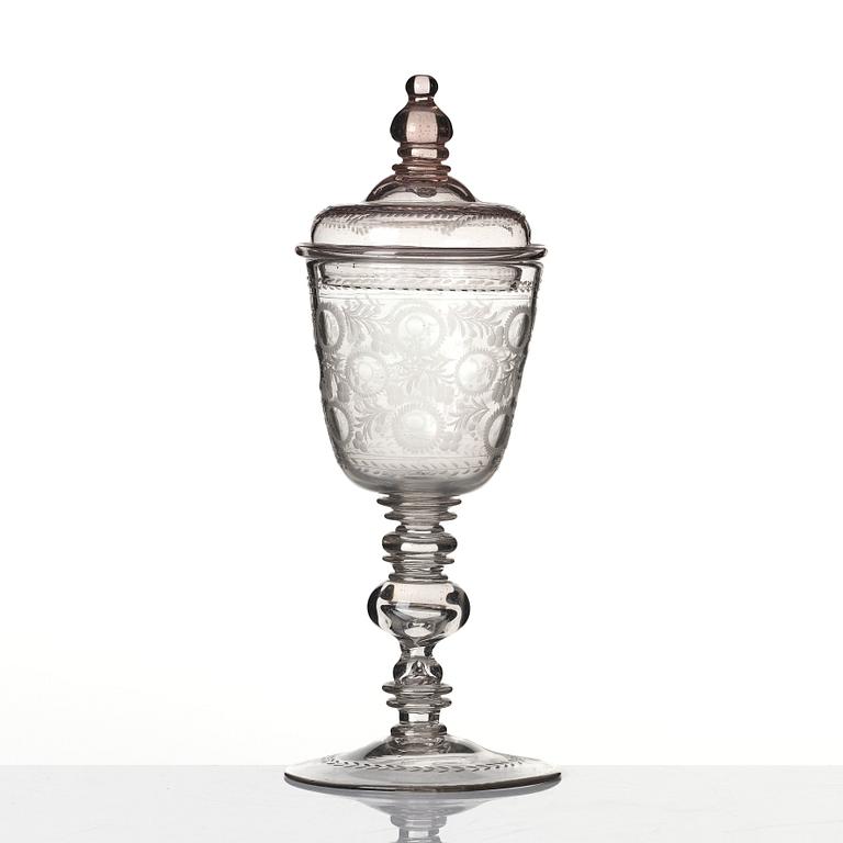 Pokal med lock, glas, 1700-tal.