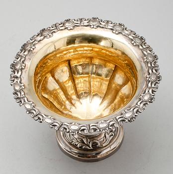 SKÅL, silver, otydliga stämplar 1847. Vikt 258 g.