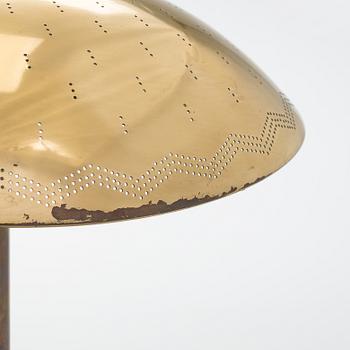 Paavo Tynell, pöytävalaisinpari, malli 5061, Idman 1900-luvun puoliväli.