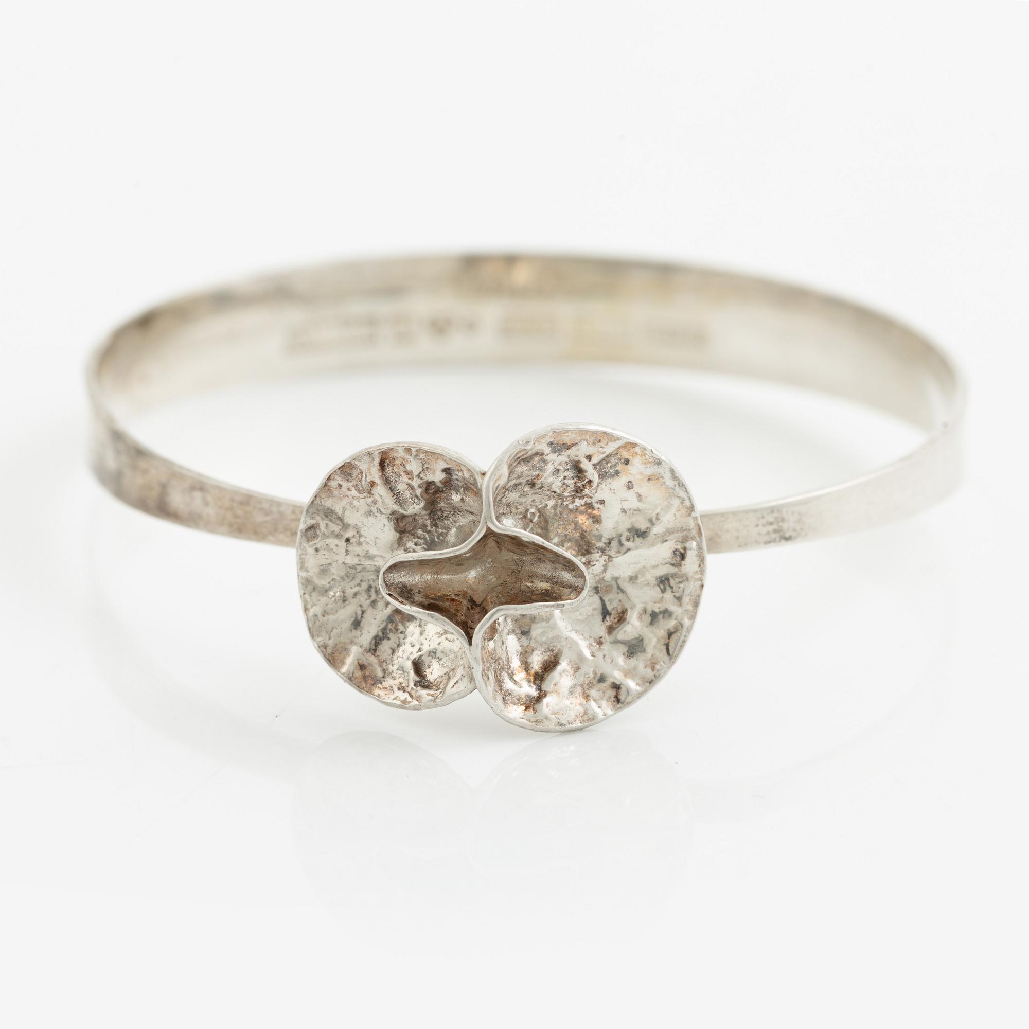 Theresia Hvorslev, bracelet, ring, pendant, earrings, 1 pair, sterling silver, chain, silver, Lidköping 1977, 1976, 1978 and 1973.