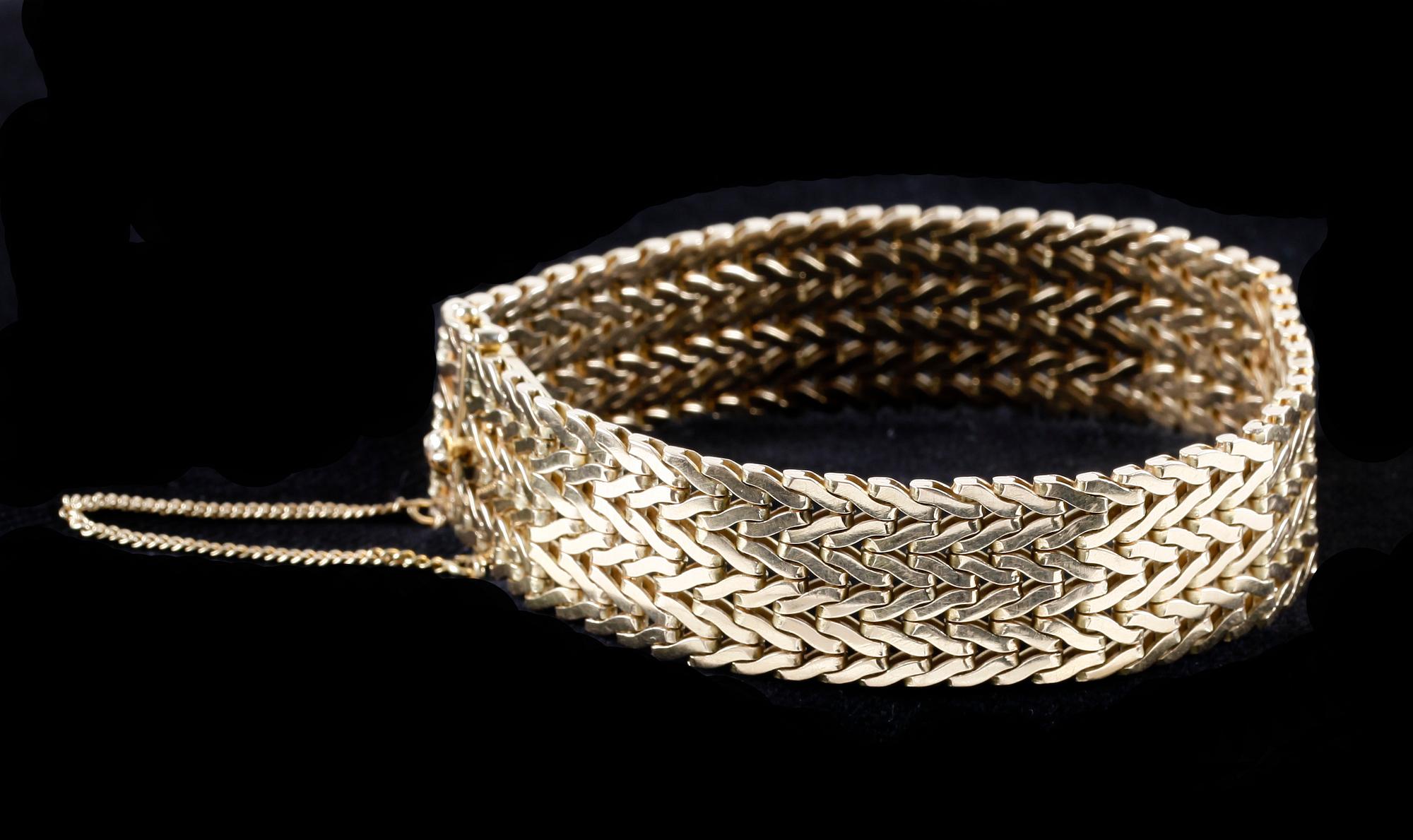 ARMBAND, fantasilänk, 18k guld. Vikt 52,4g.