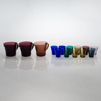 Dricksglas, 11 st och kannor, 3 st för Riihimäen Lasi Oy, 1950-tal.