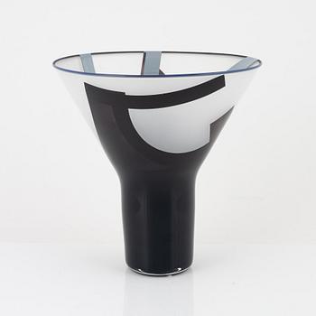 Klas-Göran Tinbäck, a unique vase, executed in his own studio, 1996.
