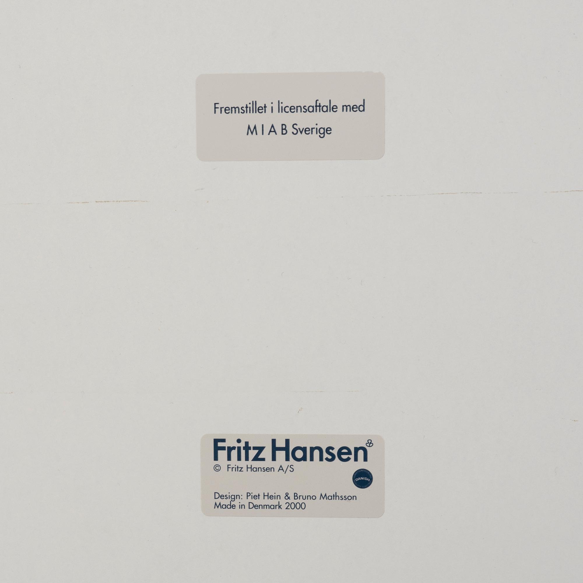 Bruno Mathsson & Piet Hein, matbord, "Superellips", Fritz Hansen, år 2000.